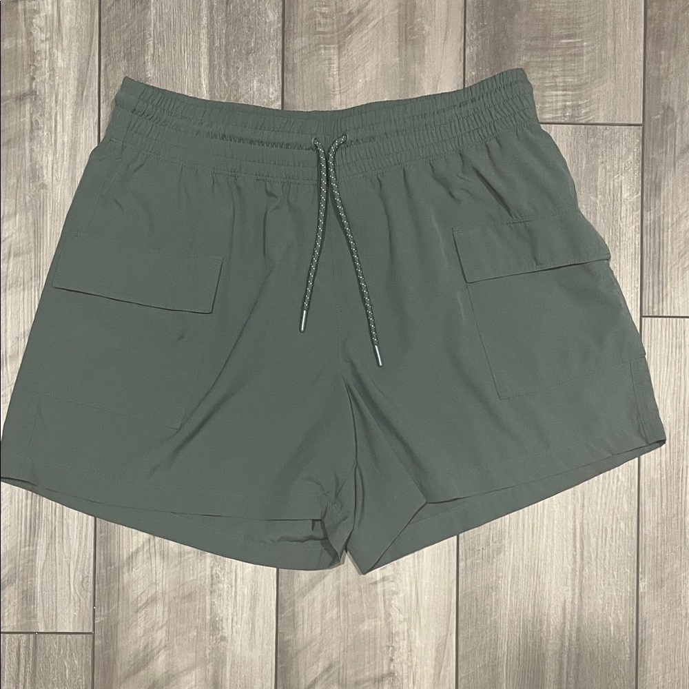Old Navy Active Women’s Drawstring Shorts - Olive Green